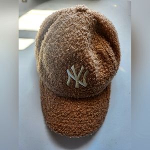 Yankee Fuzzy Knit Stylin Baseball Cap